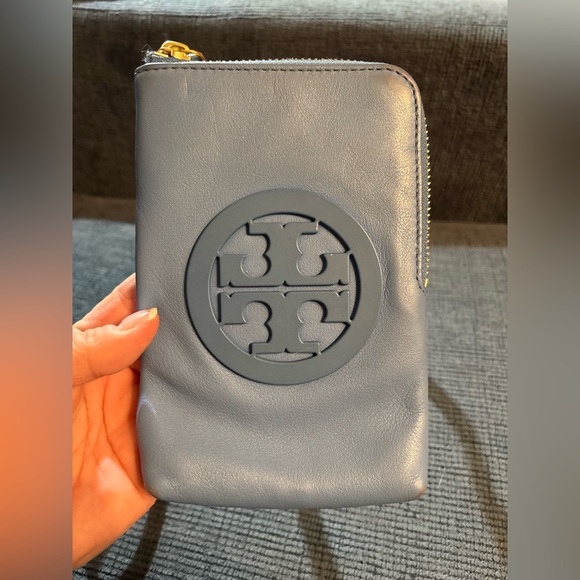 💙🩵Tory Burch Blue Phone Bag🩵💙 - Picture 17 of 17